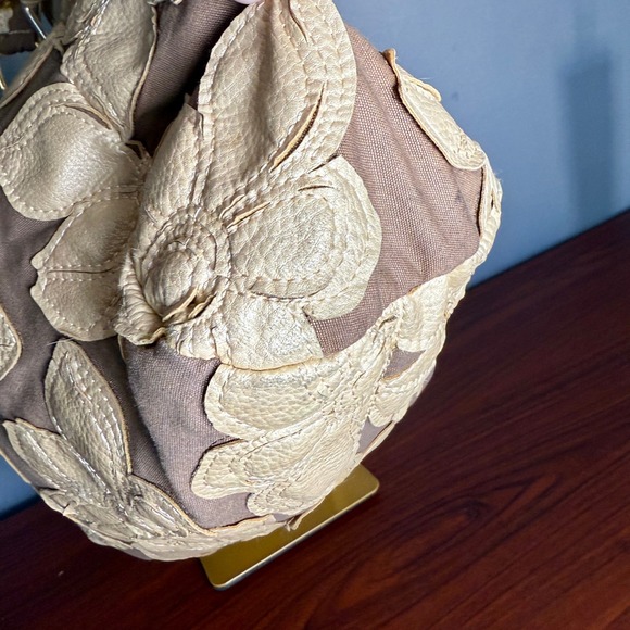 Big Buddha Santa Barbara Floral Applique Shoulder Bag‎ Tote Bag Gold Accents - Picture 8 of 16